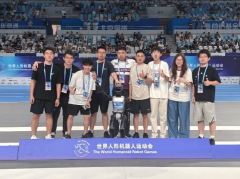 人形机械人队晋级世界八强